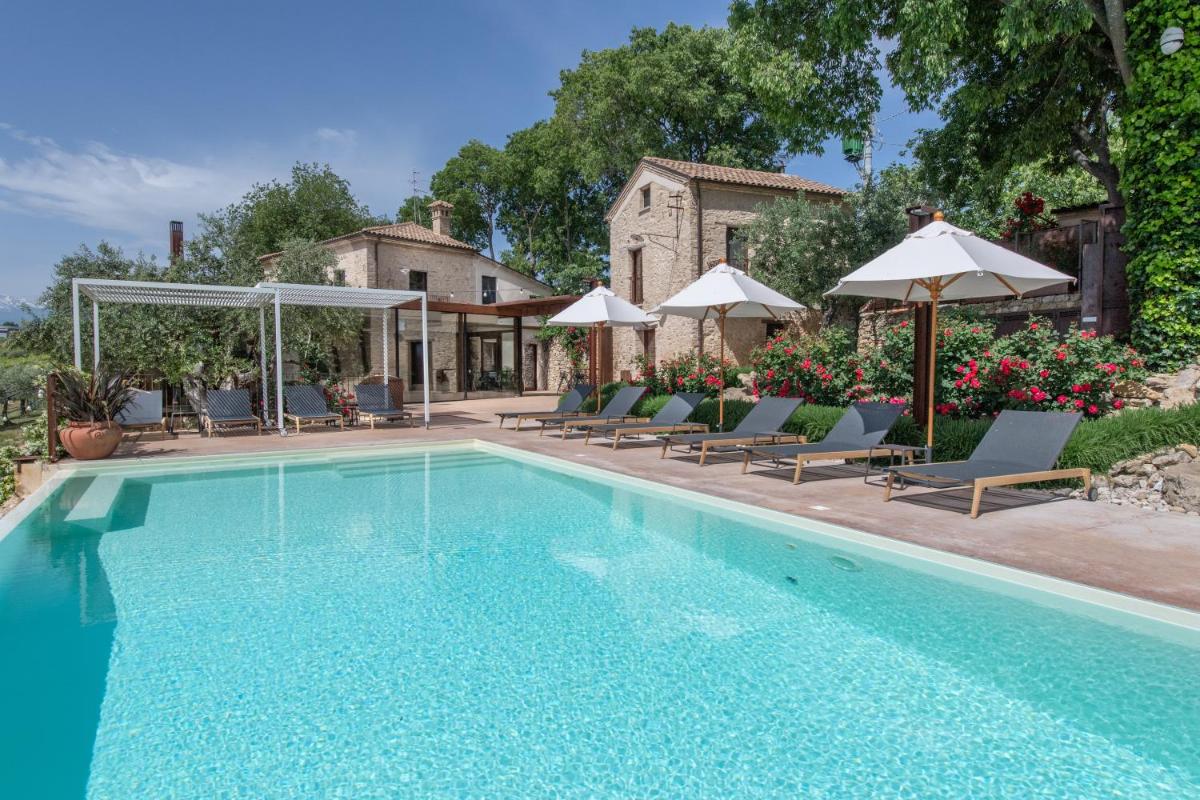 Borgo Baccile by Vini Fantini