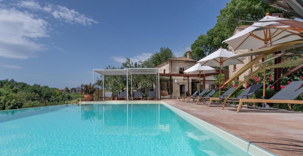 Borgo Baccile by Vini Fantini