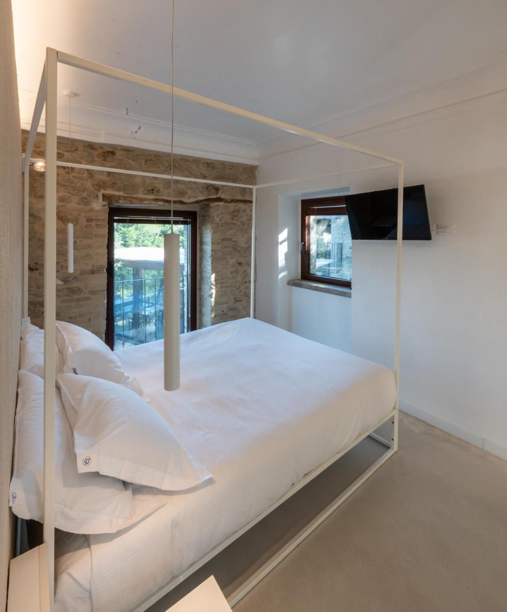Borgo Baccile by Vini Fantini