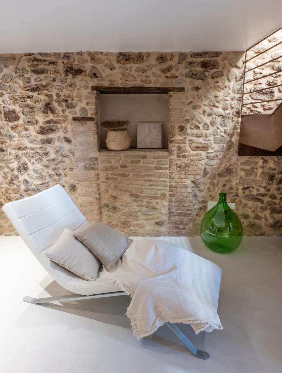 Borgo Baccile by Vini Fantini