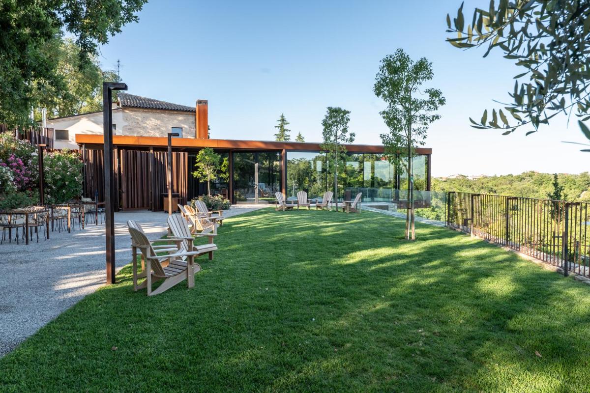 Borgo Baccile by Vini Fantini