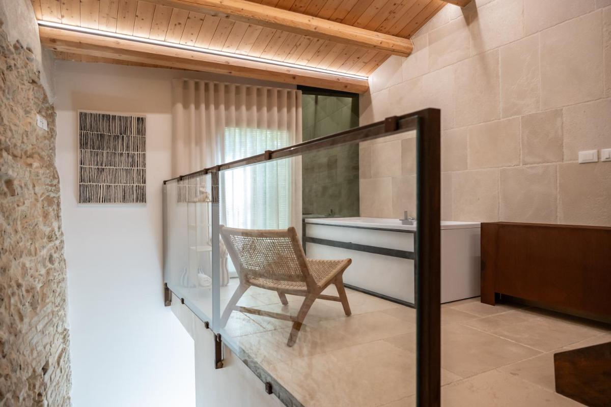 Borgo Baccile by Vini Fantini