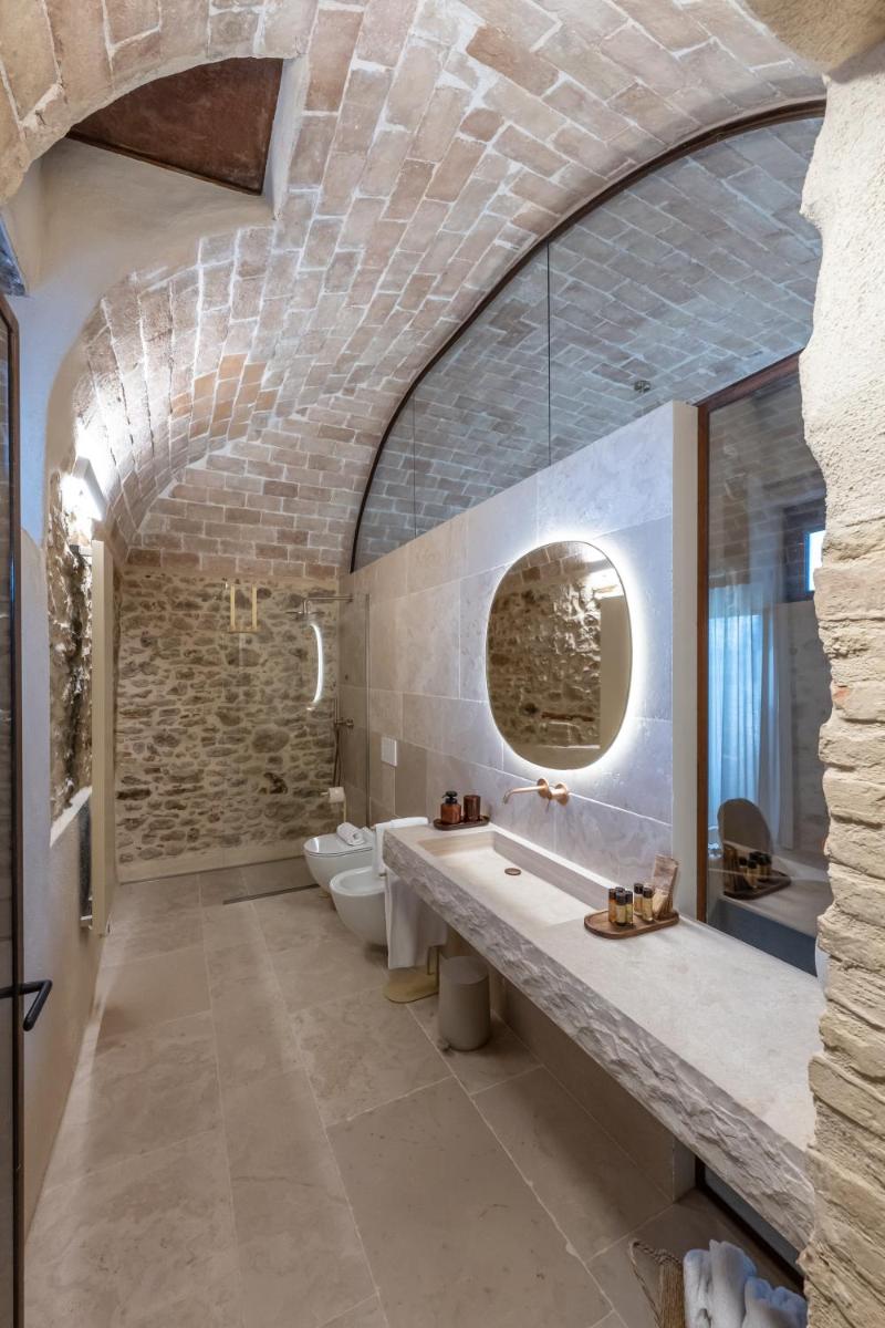 Borgo Baccile by Vini Fantini