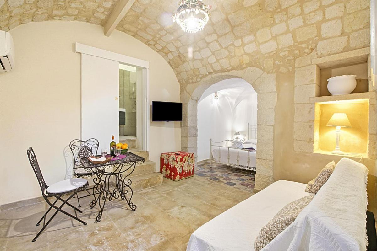 Borgo Hedone with Shared Pool