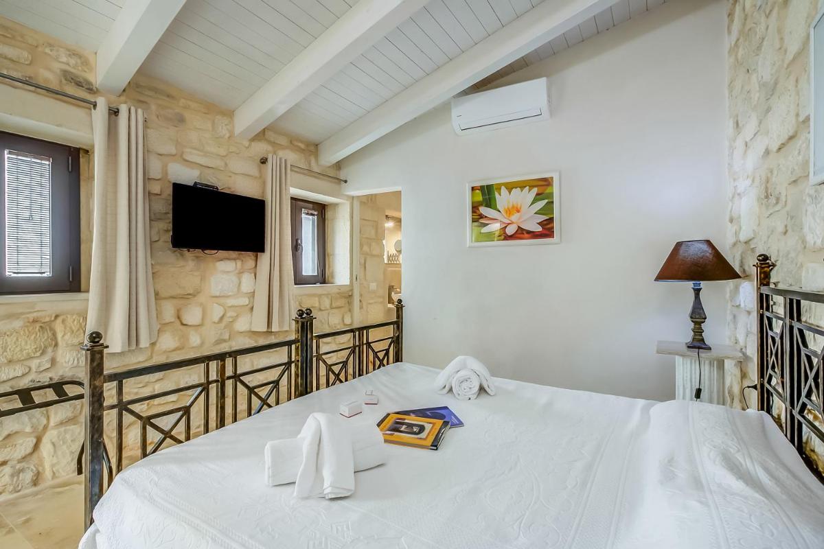 Borgo Hedone with Shared Pool