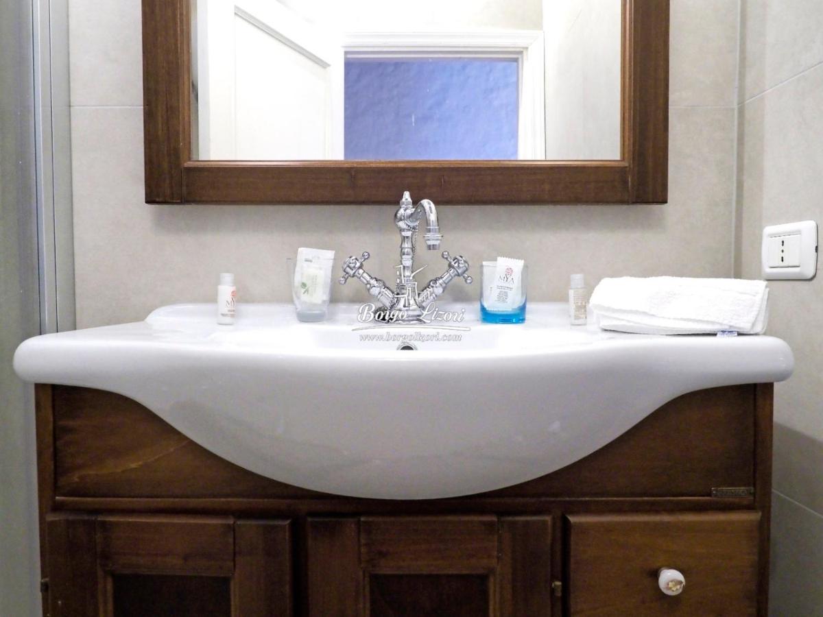 Relais Borgo Lizori Country House