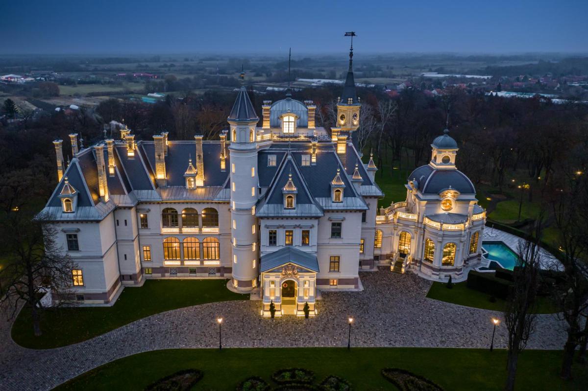 BOTANIQ Castle of Tura - Small Luxury Hotels of the World