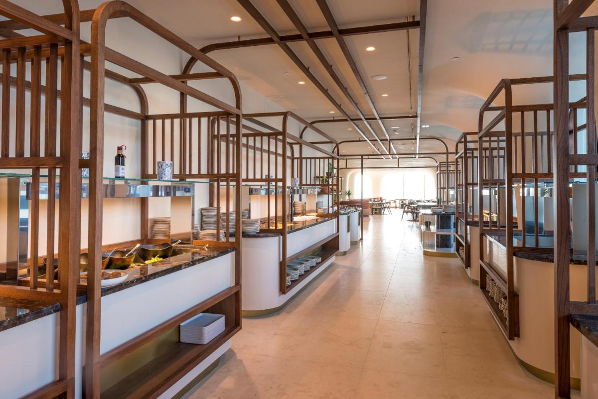 Isla Brown Corinthia Resort & Spa, Curio Collection by Hilton