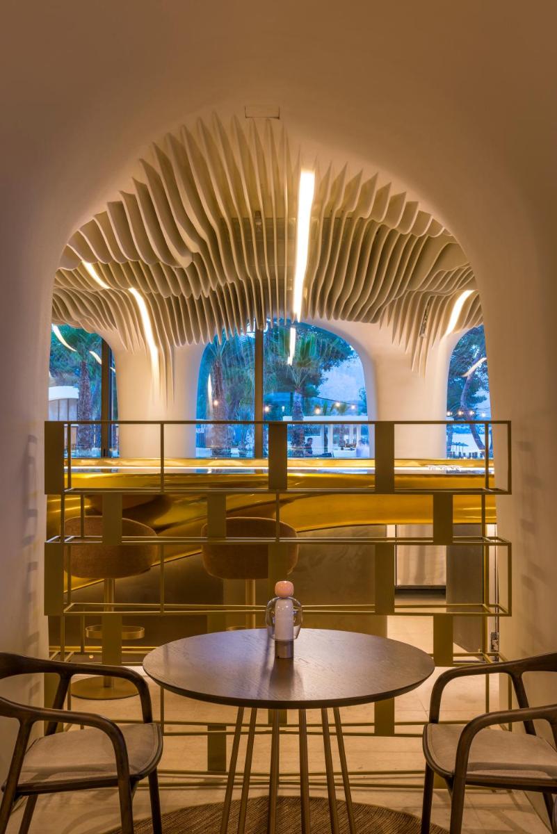 Isla Brown Corinthia Resort & Spa, Curio Collection by Hilton