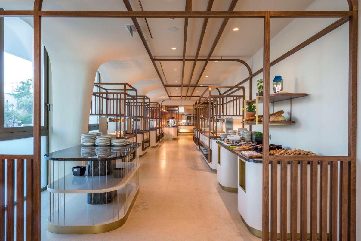 Isla Brown Corinthia Resort & Spa, Curio Collection by Hilton