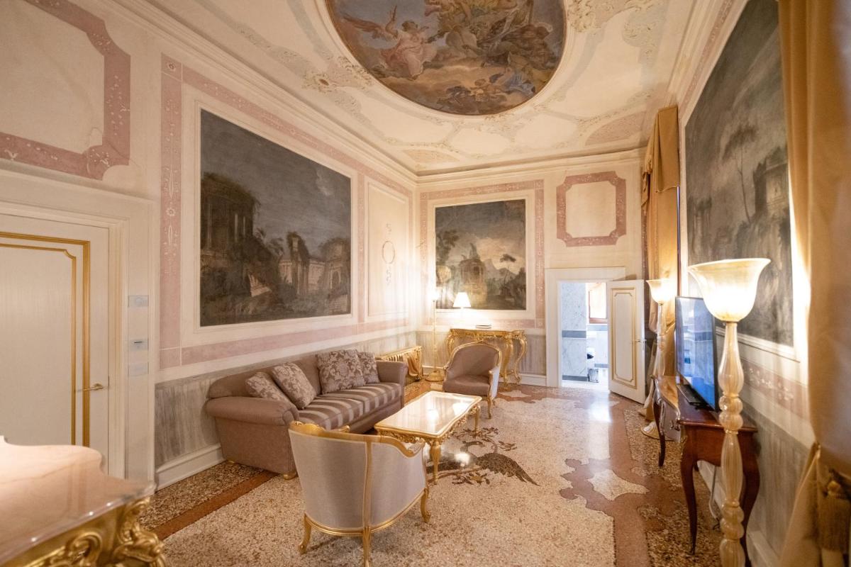 Ca' Bonfadini Historic Experience