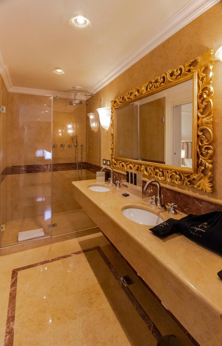 Ca' Bonfadini Historic Experience