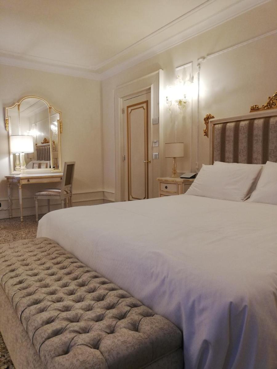 Ca' Bonfadini Historic Experience