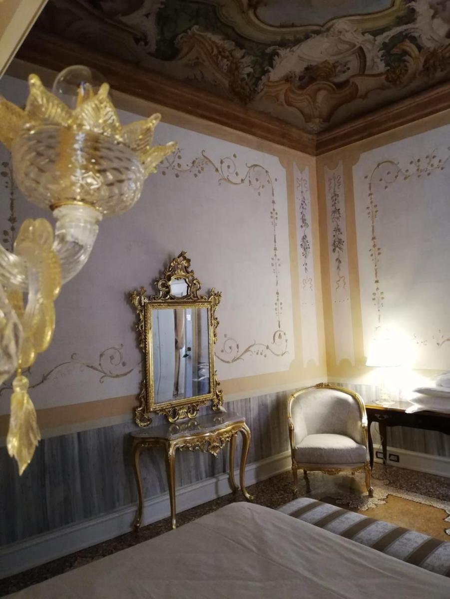 Ca' Bonfadini Historic Experience