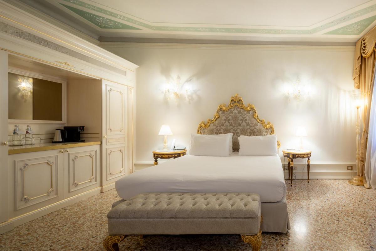 Ca' Bonfadini Historic Experience