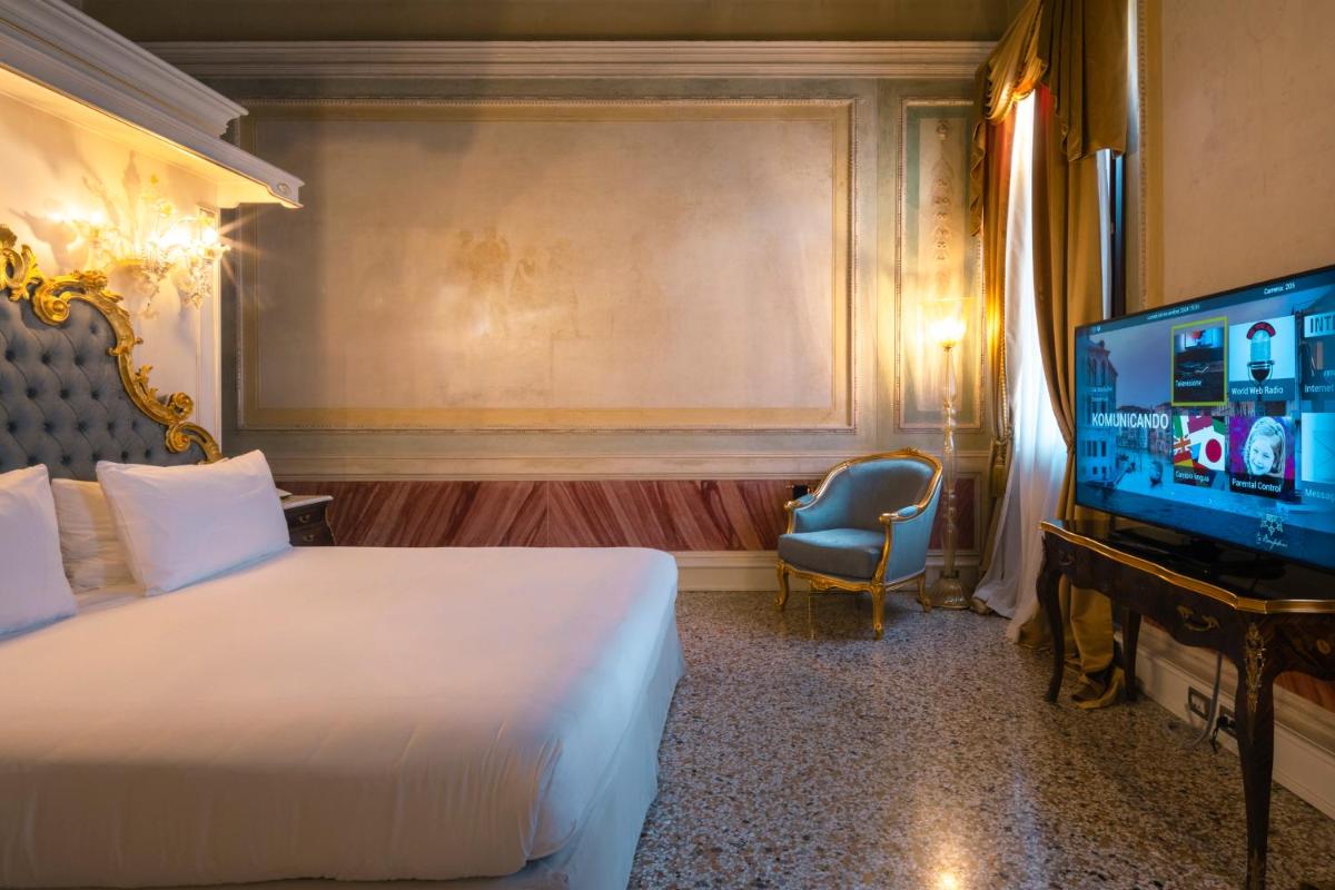 Ca' Bonfadini Historic Experience