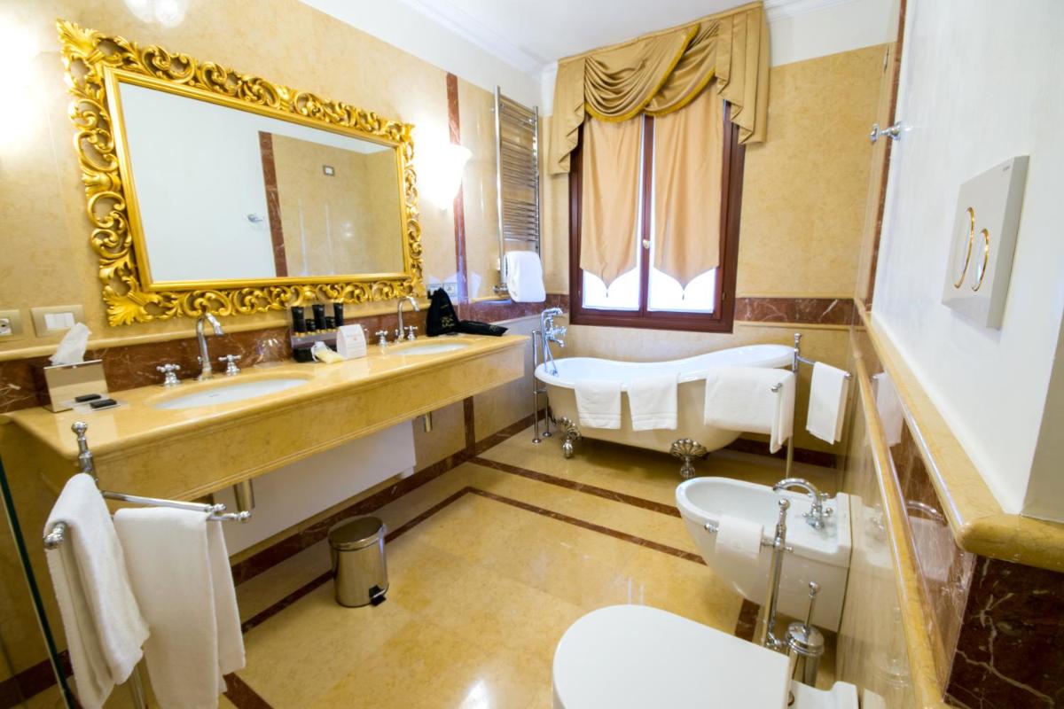 Ca' Bonfadini Historic Experience