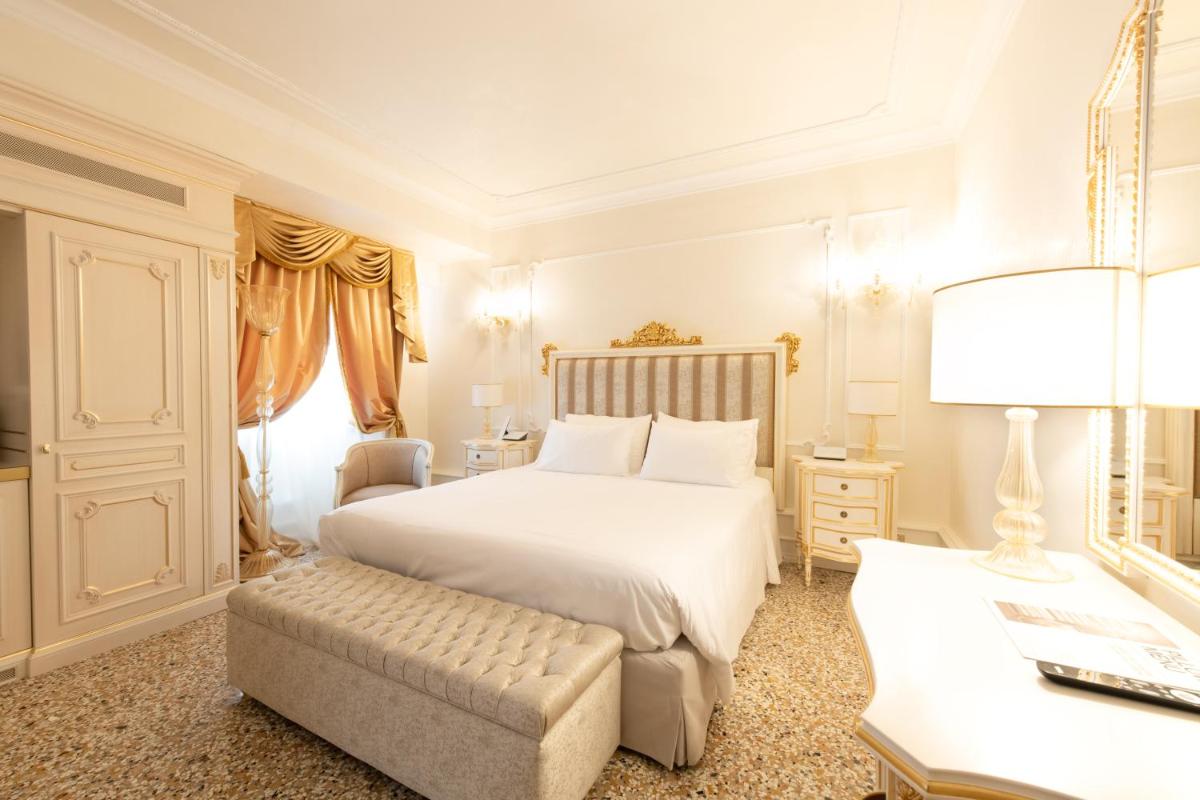 Ca' Bonfadini Historic Experience