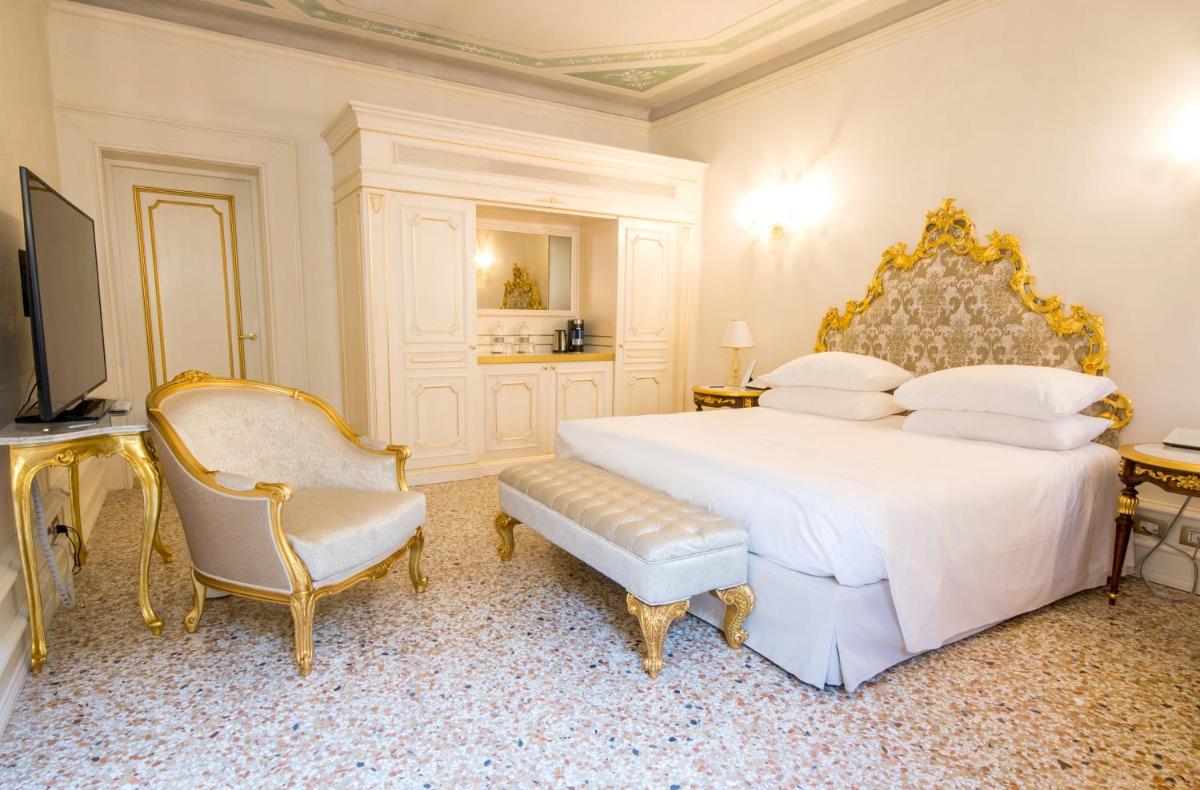 Ca' Bonfadini Historic Experience
