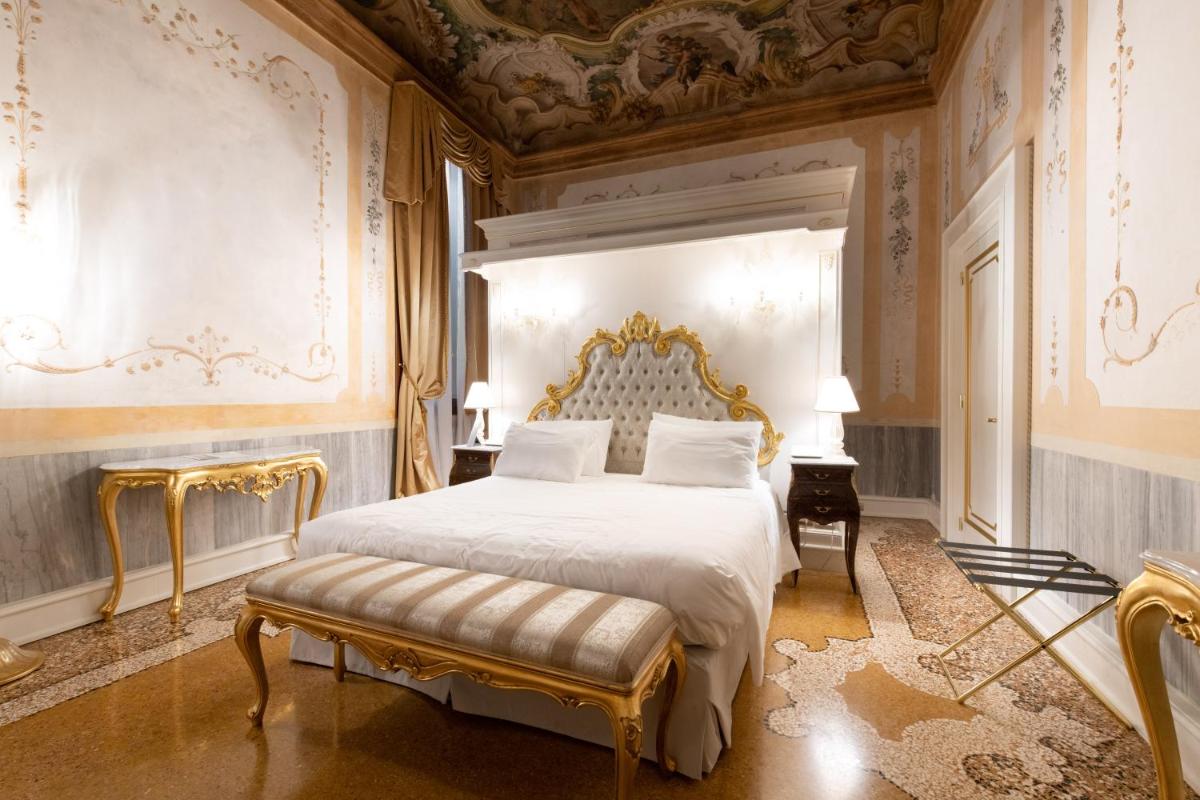 Ca' Bonfadini Historic Experience