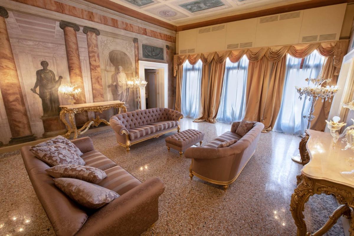 Ca' Bonfadini Historic Experience