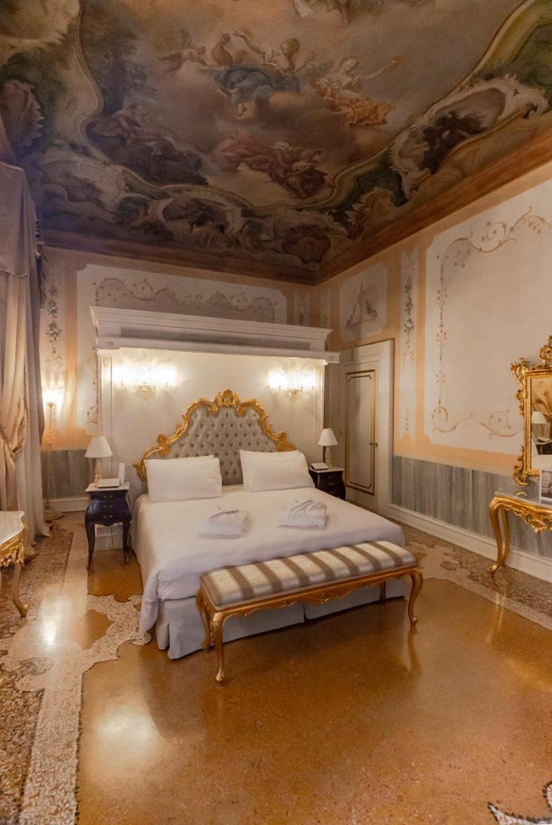 Ca' Bonfadini Historic Experience