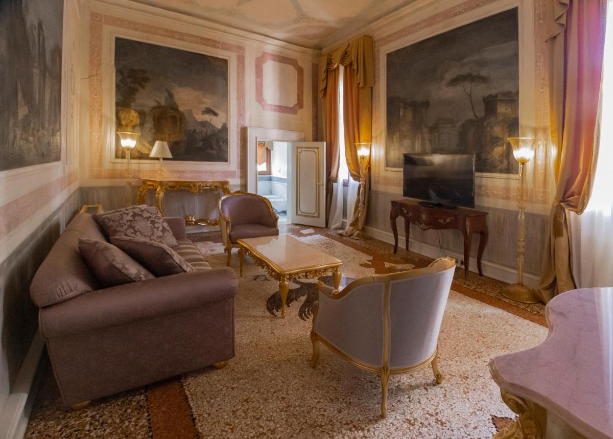 Ca' Bonfadini Historic Experience