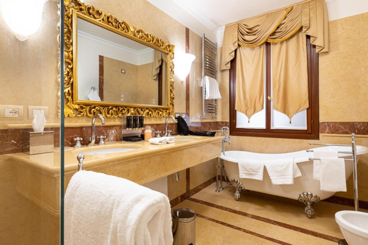 Ca' Bonfadini Historic Experience