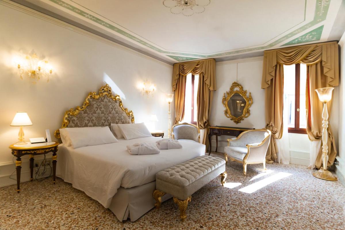 Ca' Bonfadini Historic Experience
