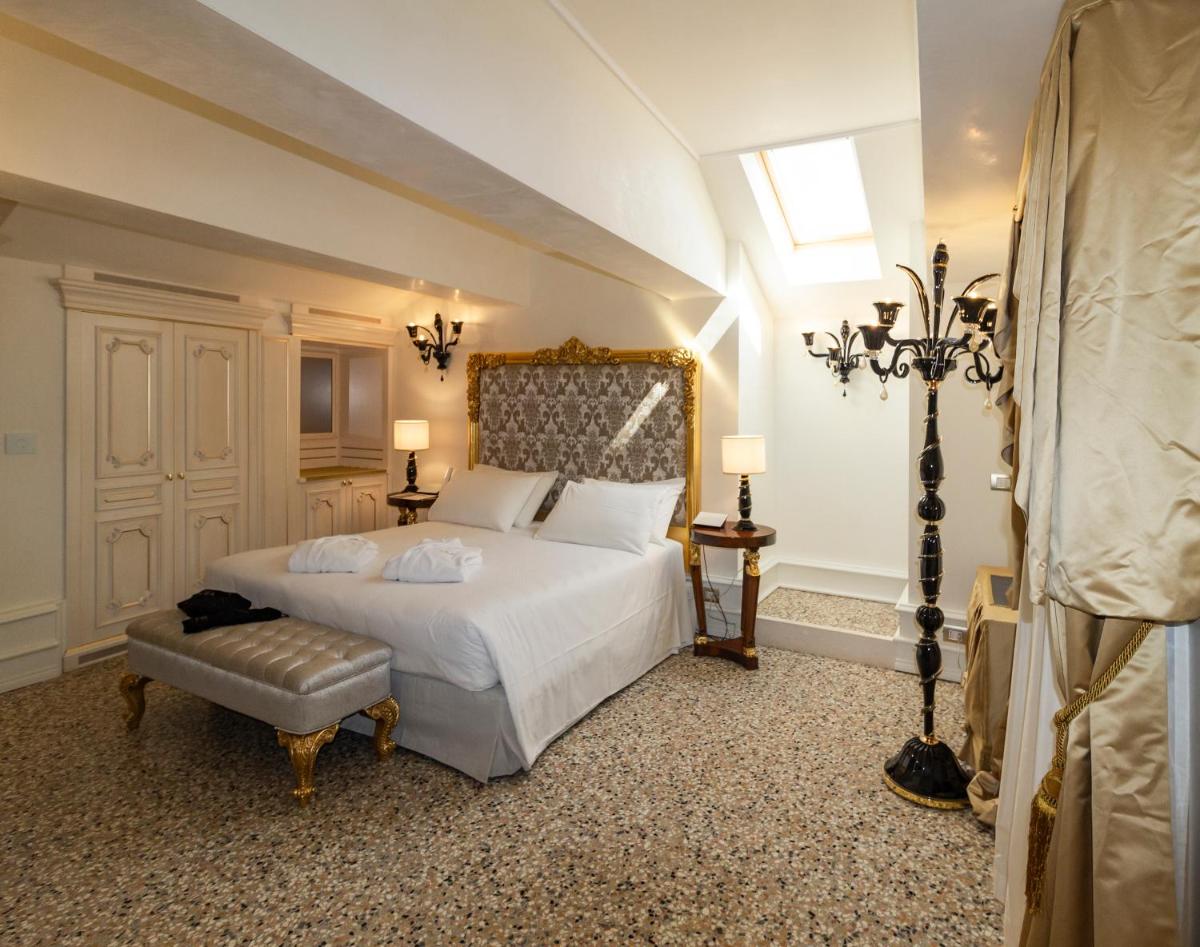 Ca' Bonfadini Historic Experience