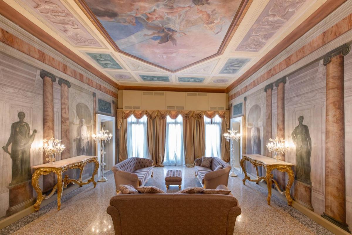Ca' Bonfadini Historic Experience