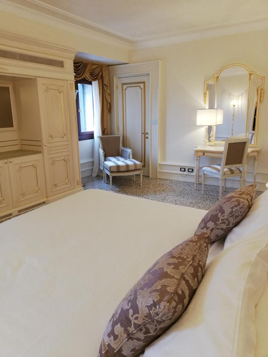 Ca' Bonfadini Historic Experience