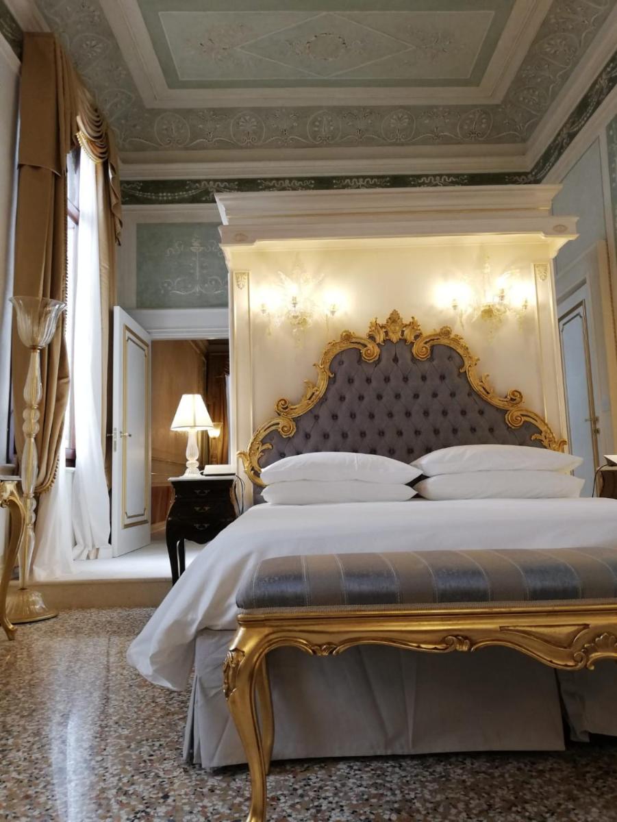 Ca' Bonfadini Historic Experience