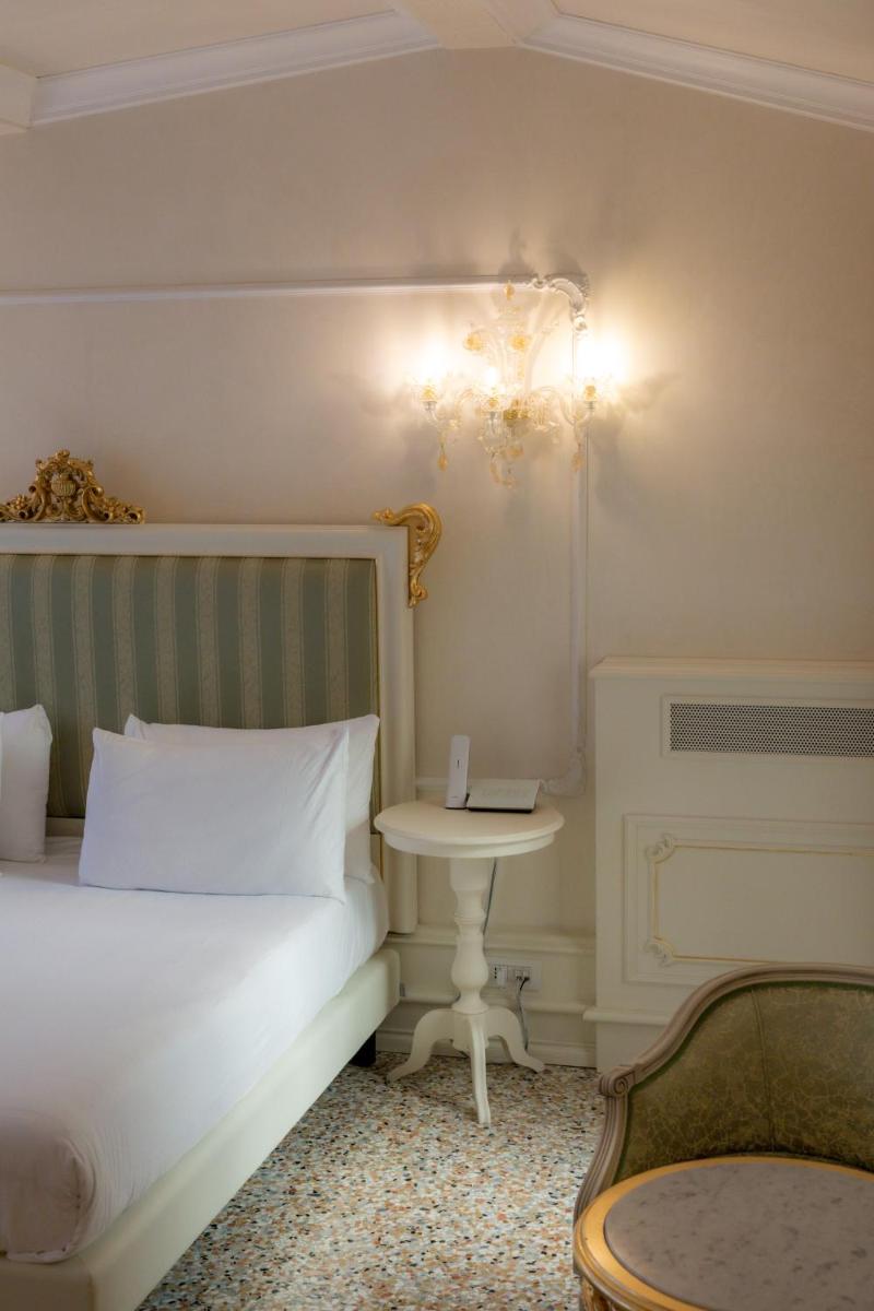 Ca' Bonfadini Historic Experience
