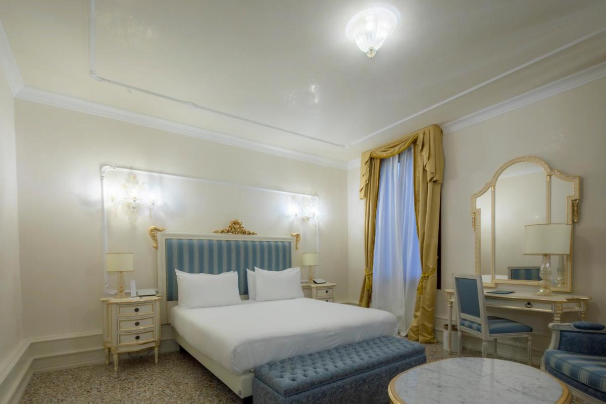 Ca' Bonfadini Historic Experience
