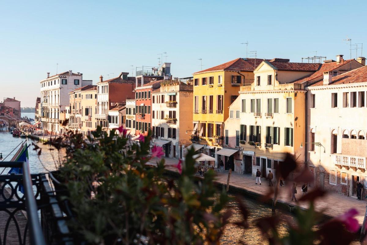 Ca' Bonfadini Historic Experience