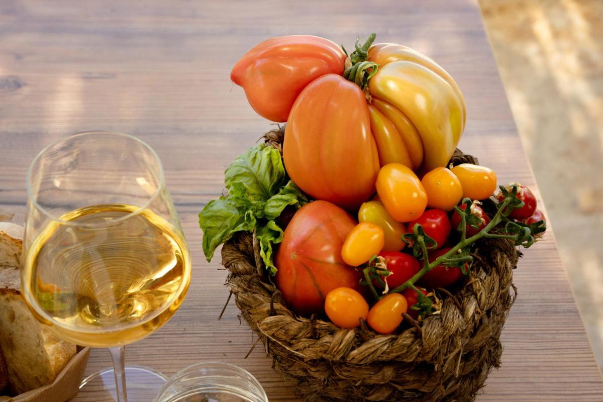 Cala Cala Rooms,Restaurant & Farm Experience