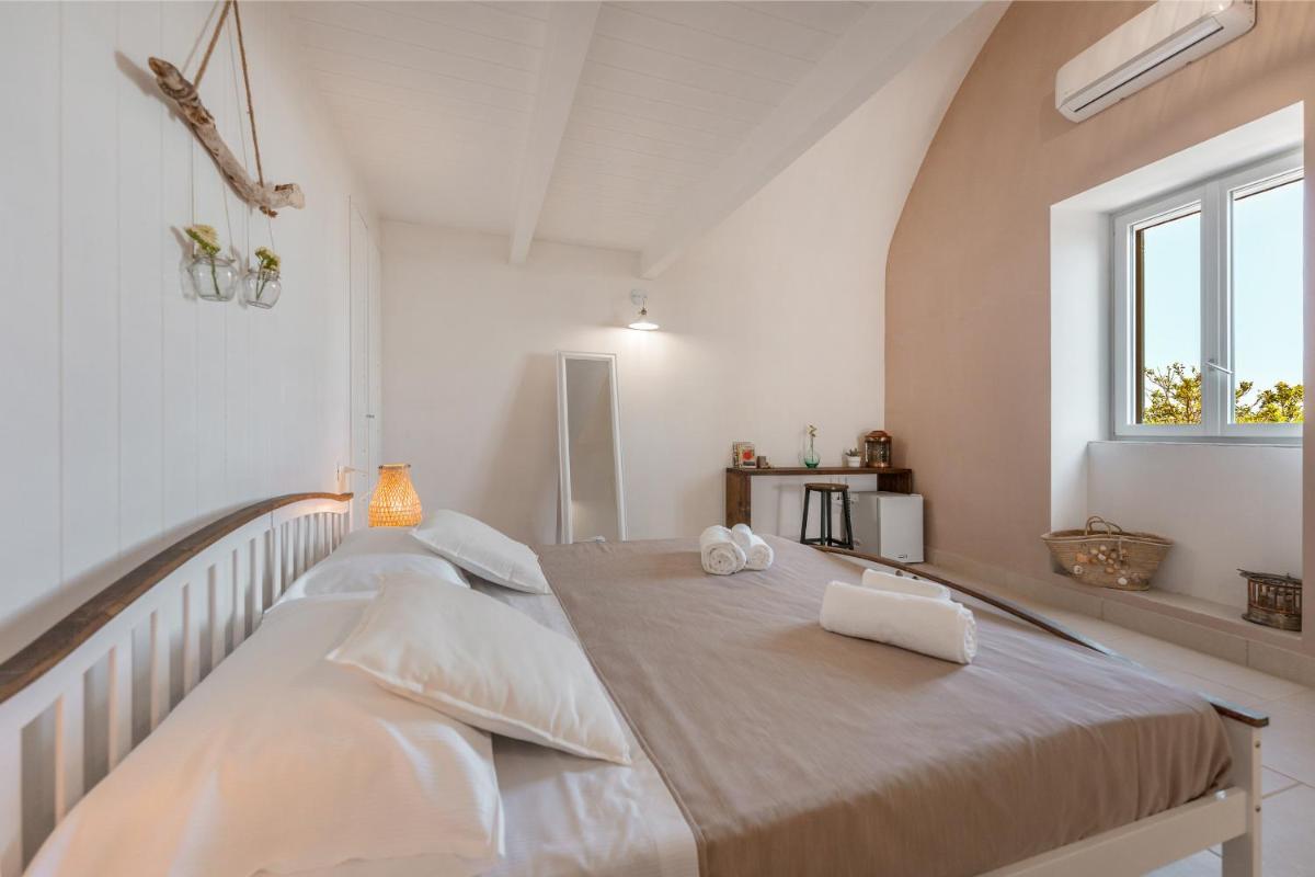 Cala Cala Rooms,Restaurant & Farm Experience