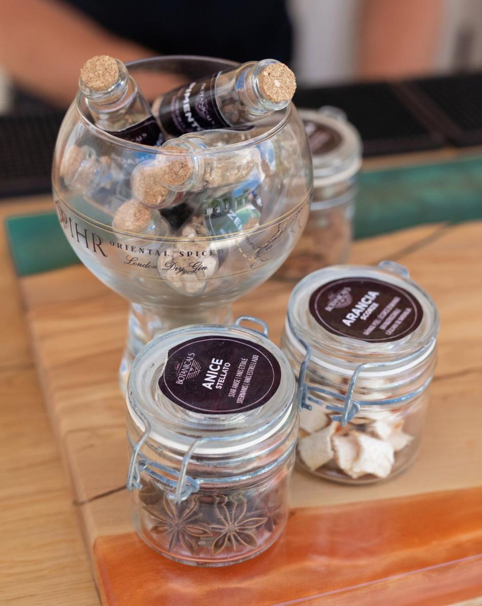 Cala Cala Rooms,Restaurant & Farm Experience