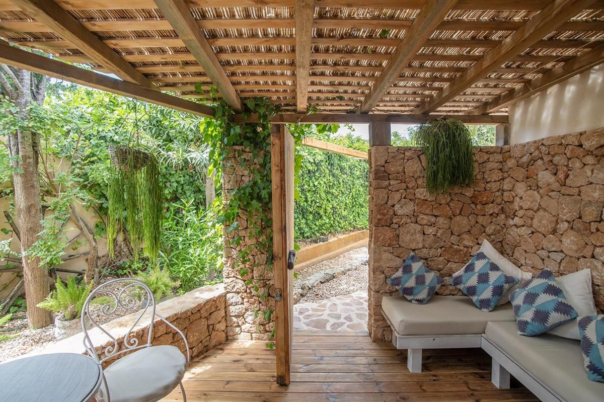 Can Aisha - Adults Only