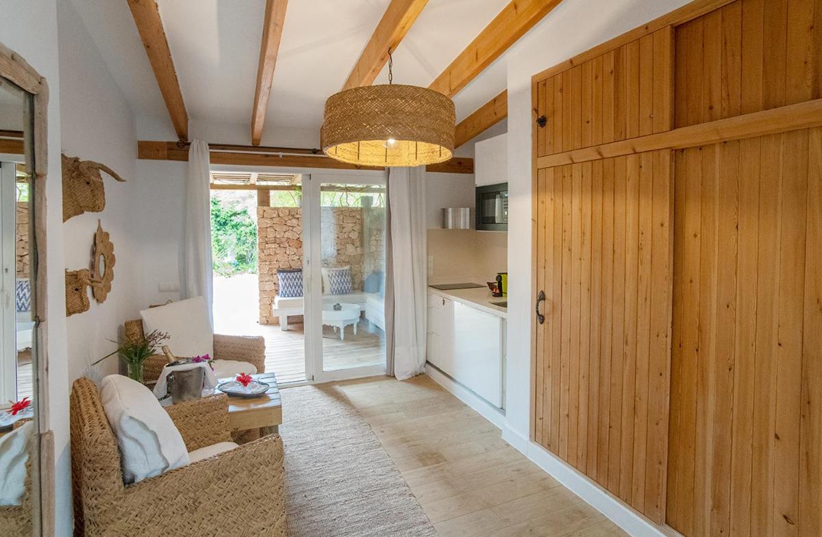 Can Aisha - Adults Only