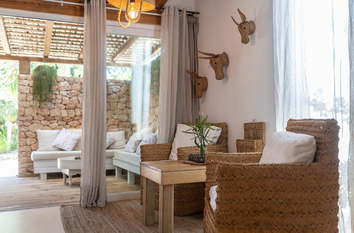 Can Aisha - Adults Only