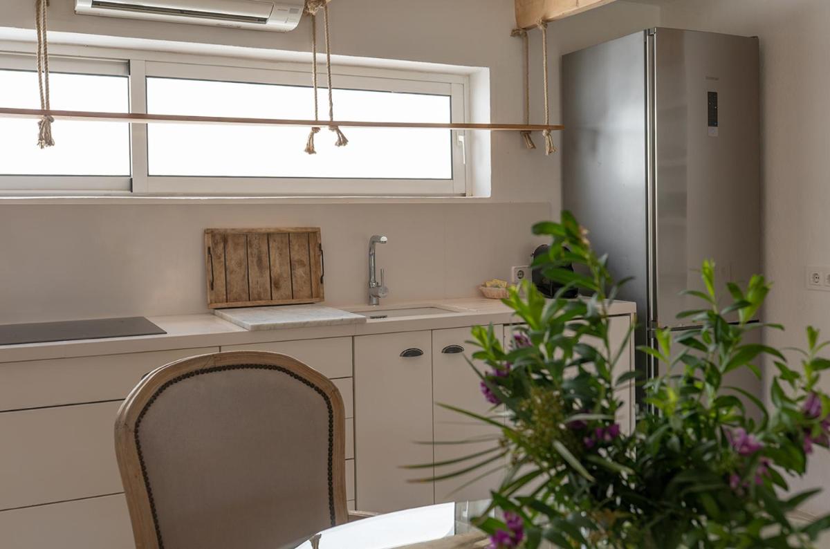 Can Aisha - Adults Only