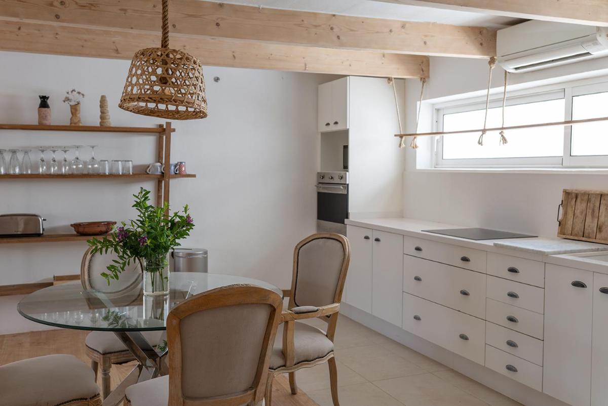 Can Aisha - Adults Only