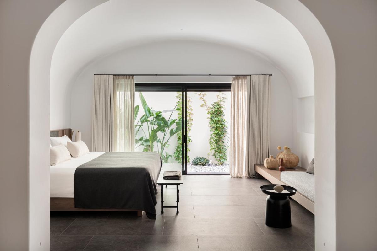 Canaves Epitome - Small Luxury Hotels of the World