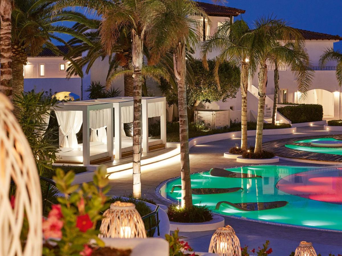 Caramel, A Resort to Live