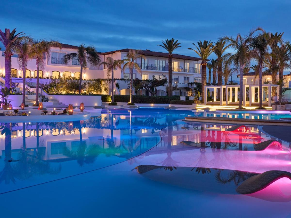 Caramel, A Resort to Live
