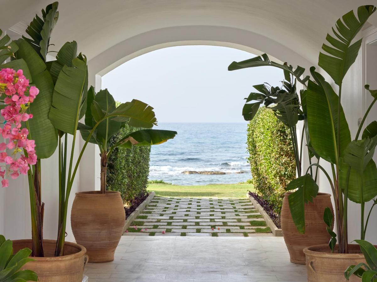 Caramel, A Resort to Live