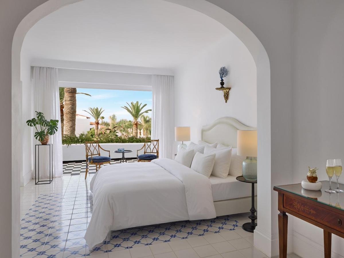 Caramel, A Resort to Live
