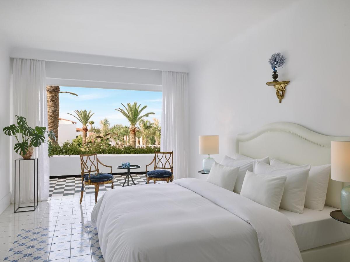 Caramel, A Resort to Live